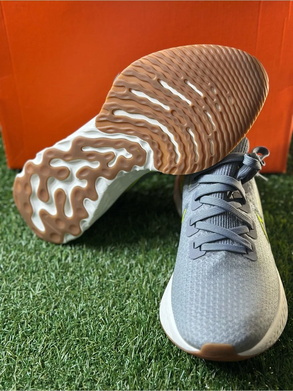 NIKE REACT INFINITY RUN FLYKNIT, SIZE : 9 MENS, COLOR: PARTICLE GREY/ VOLT- WOLF